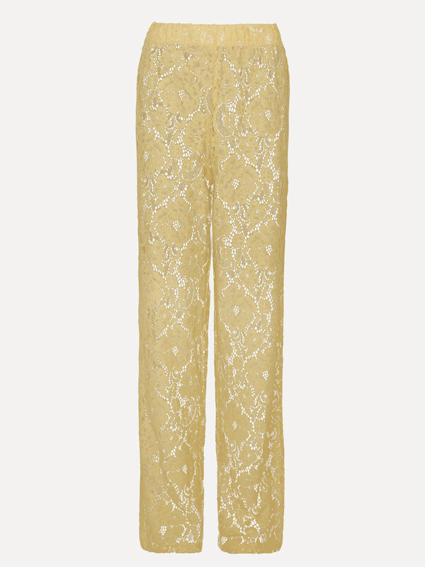 Les Soeurs Kanten broek Reva 2. Life is butter with you – in deze botergele kanten broek. De luchtige stof en flatterende...