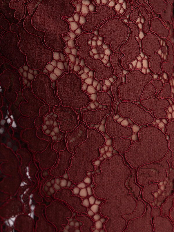 Les Soeurs Lace trousers Reva 6. Classy in burgundy – our all-time favourite is back in timeless burgundy! Dreamy, playfu...