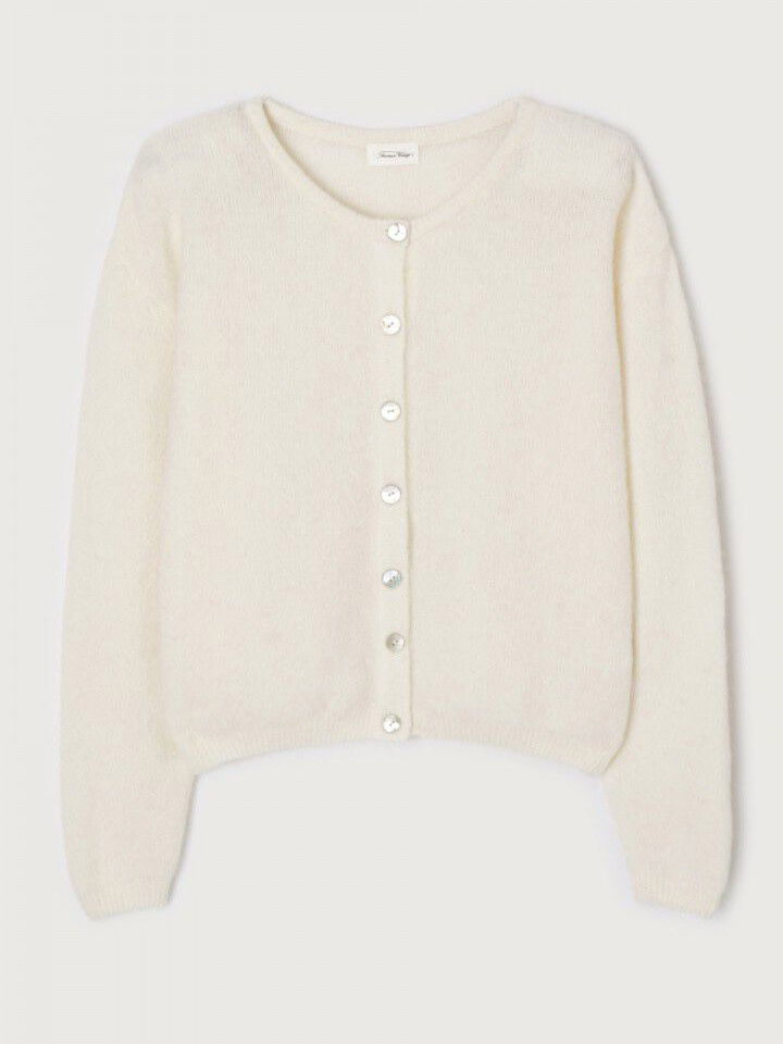 American Vintage Gebreide cardigan Vitow 2. Winter white - deze zachte alpaca cardigan van American Vintage is een tijdlo...
