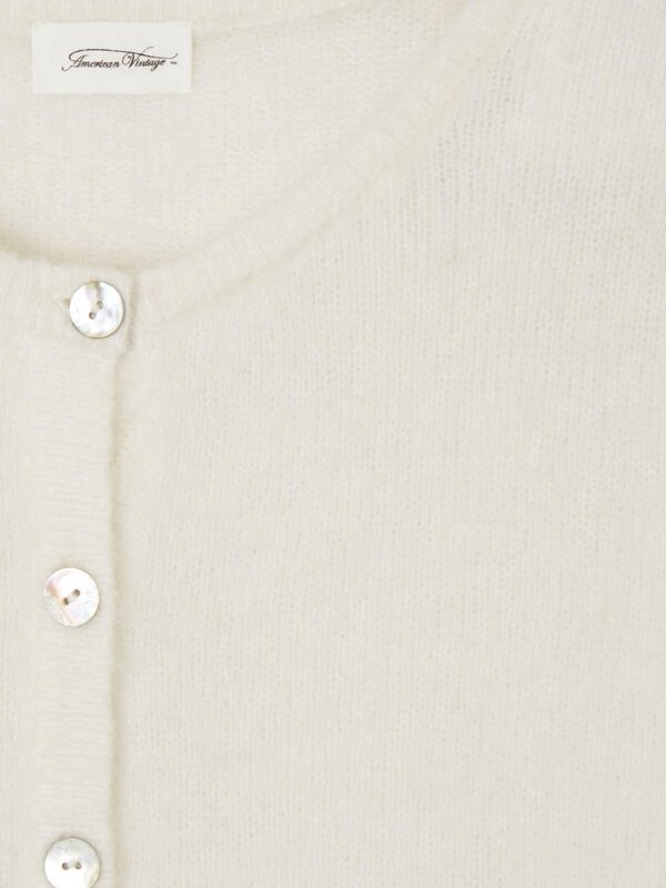 American Vintage Knitted cardigan Vitow 5. Winter white - this soft alpaca cardigan by American Vintage wraps you in time...