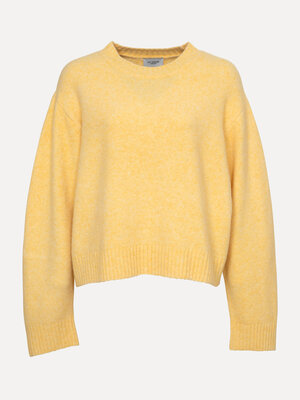 Pull col rond Megan. Soft as butter, fresh as fall. Le jaune beurre reste la couleur du moment. Cette teinte douce s’acco...