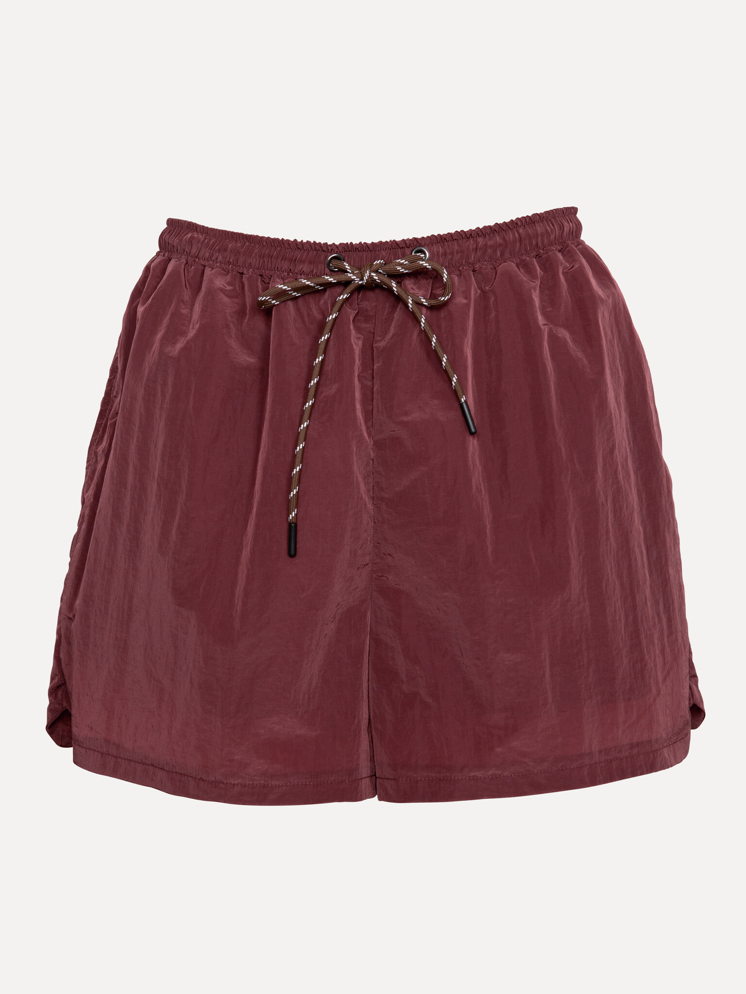 Les Soeurs Nylon shorts Maddox 2. Sporty spice but make it fashion. This burgundy nylon shorts blend sporty vibes with a ...