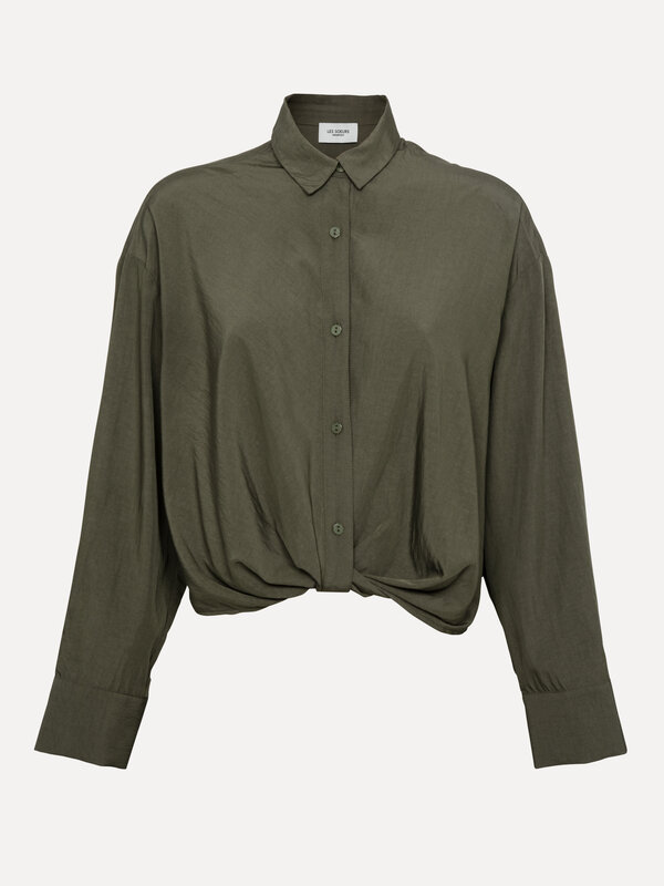 Les Soeurs Chemisier Melea 2. Chemisier khaki au silhouette décontracté et féminin. Cette blouse dégage une simplicité in...
