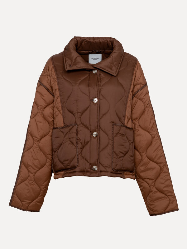 Les Soeurs Quilted jacket Marti 2. Fall-ready in style. This padded jacket in warm brown tones is soft and cozy, yet effo...