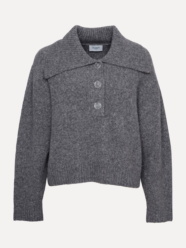 Les Soeurs Trui met polohals Maas 2. Your new go-to grey essential. Deze grijze pull met elegante polohals in zachte wol ...