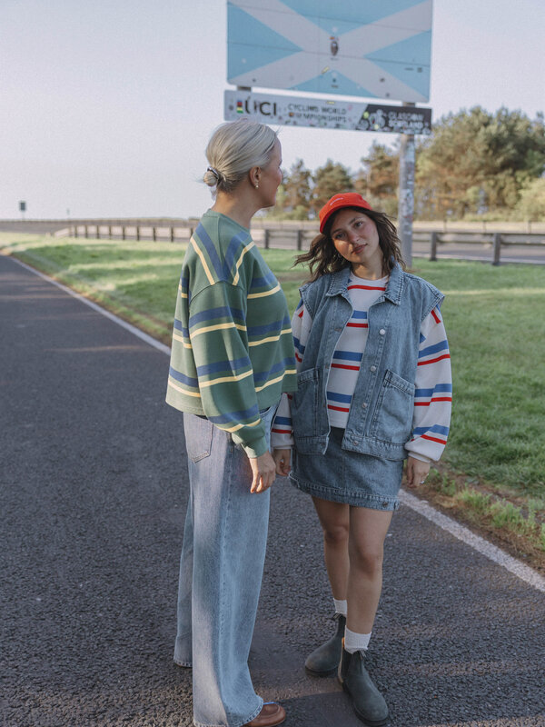 Les Soeurs T-shirt à manches longues Maxime 8. Easy does it. Ce long sleeve vert en piqué trouve l’équilibre parfait entr...