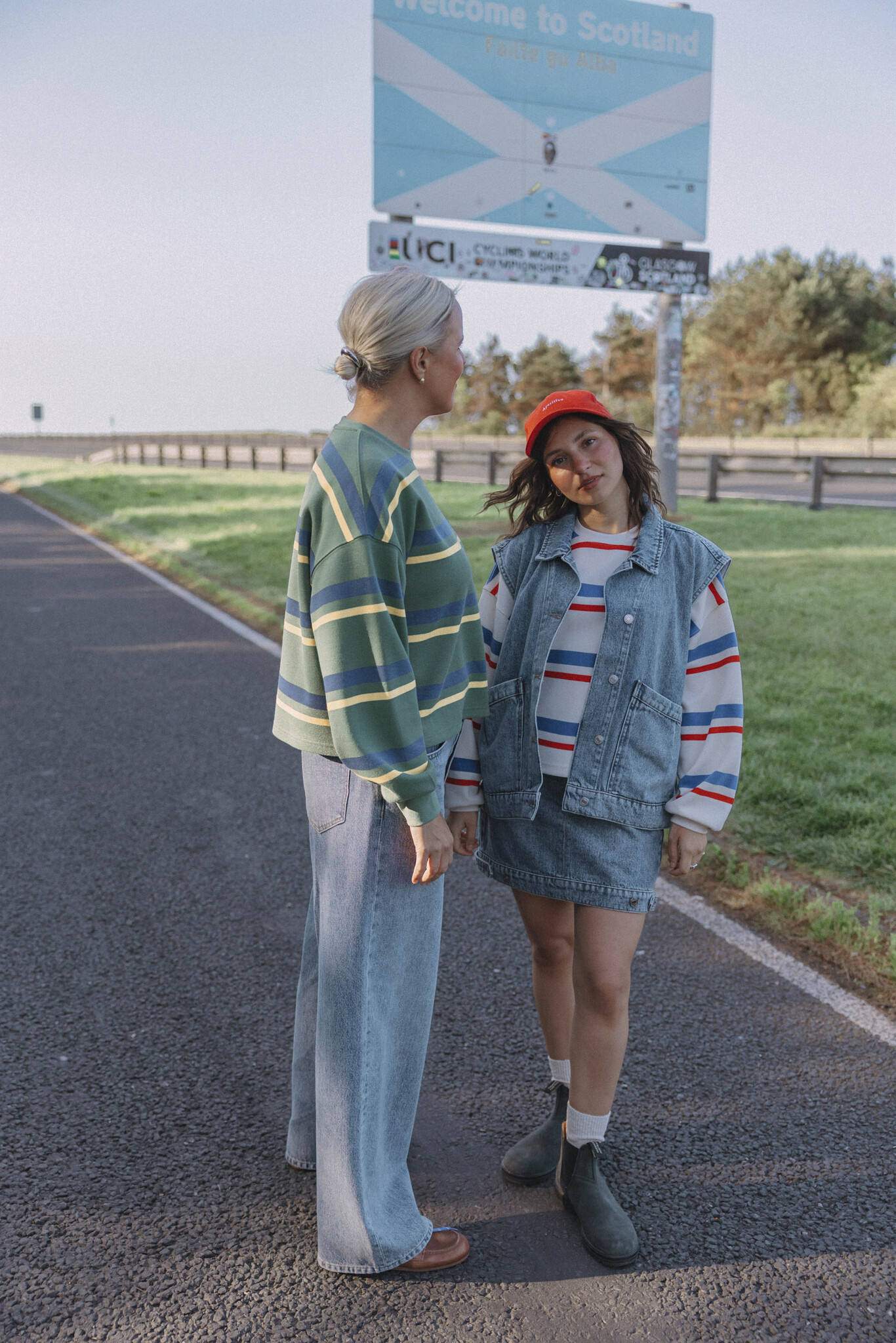 Les Soeurs T-shirt à manches longues Maxime 8. Easy does it. Ce long sleeve vert en piqué trouve l’équilibre parfait entr...