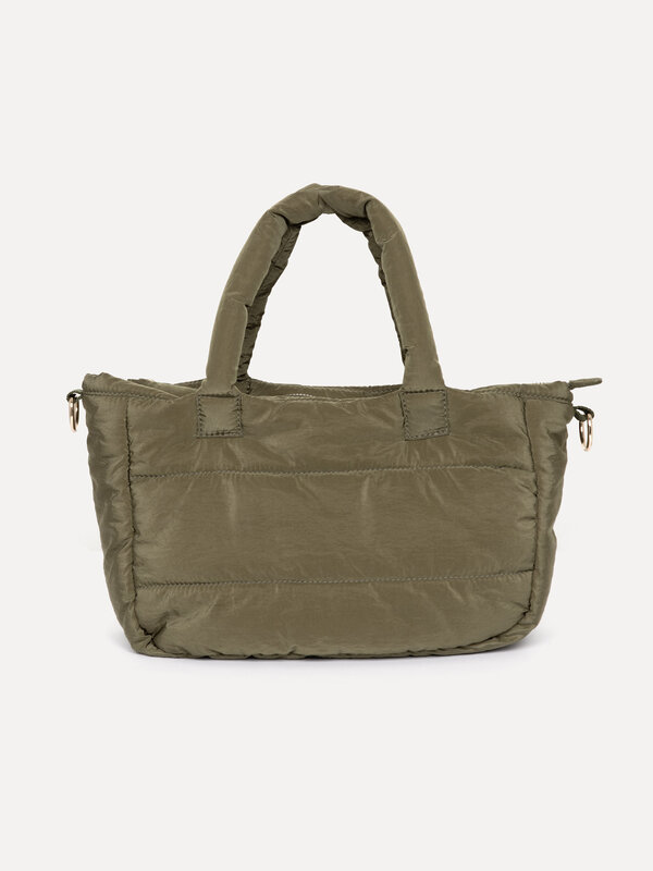 Les Soeurs Quilted handbag Bobbie 1. Light & stylish. This quilted handbag feels light, looks stylish, and offers enough ...