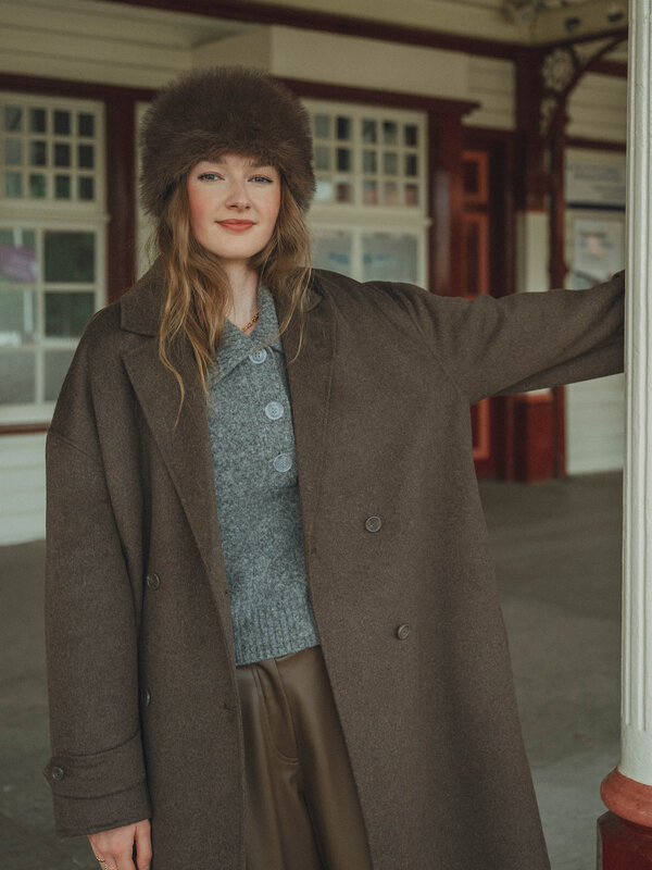 Les Soeurs Faux fur hat Pola 1. Fluffy favourite - This dark brown faux fur hat adds instant glamour to your winter looks...