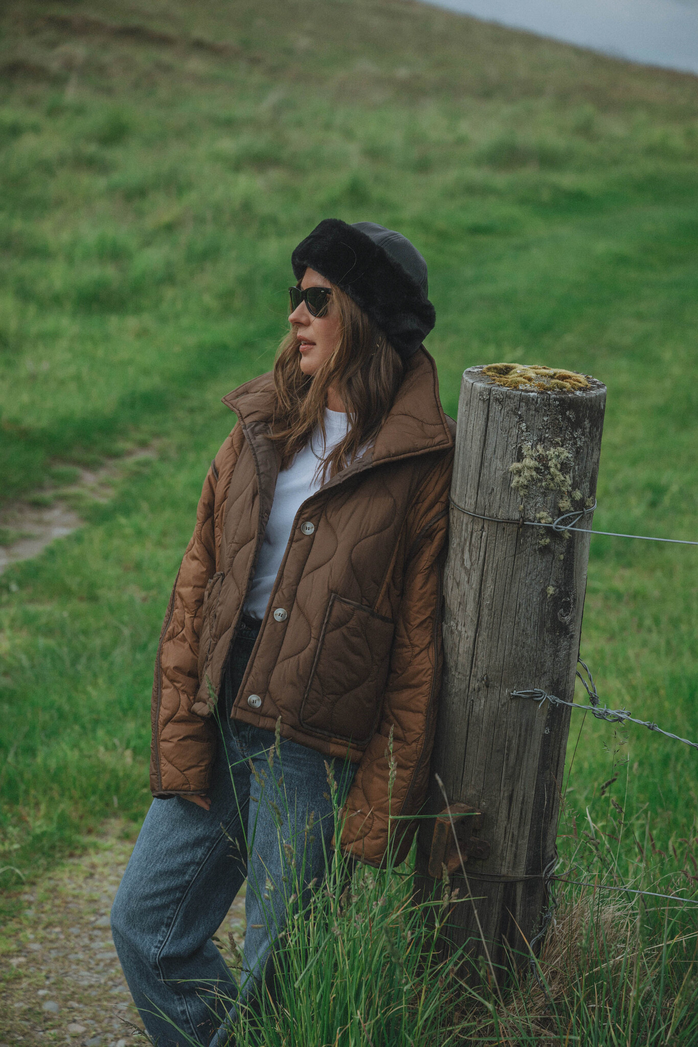 Les Soeurs Chapeau en fausse fourrure Pilar 3. Cool et cosy - Ce bonnet noir en fausse fourrure est l’essentiel hivernal ...