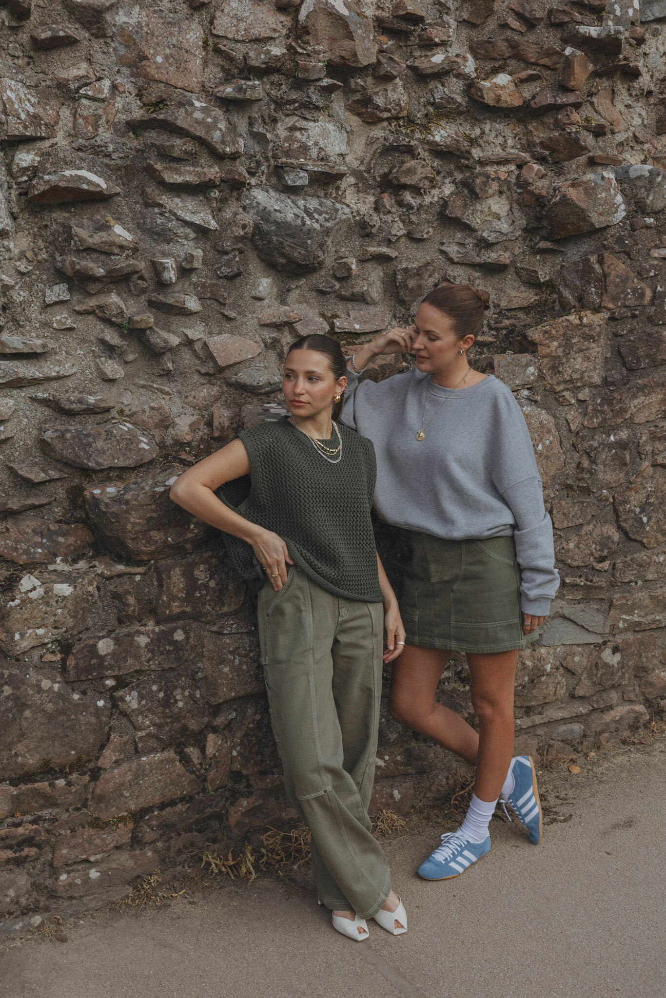 Les Soeurs Top en maille Mori 8. Maille décontractée avec une touche en plus. Ce top sans manches en fil tubulaire a une ...