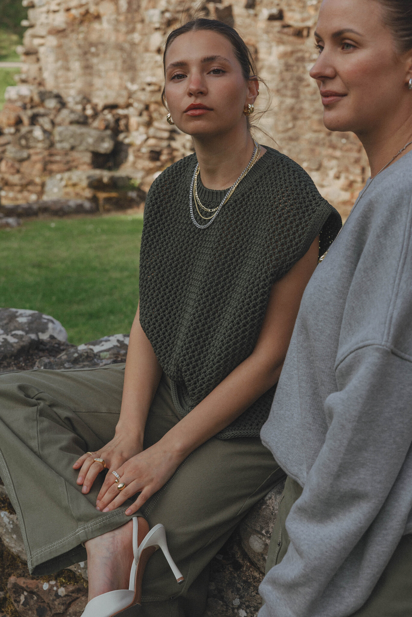 Les Soeurs Top en maille Mori 7. Maille décontractée avec une touche en plus. Ce top sans manches en fil tubulaire a une ...