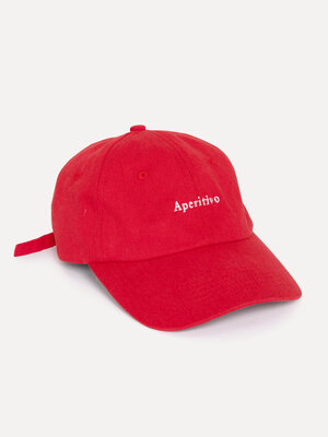 Casquette Poppy Aperitivo. Cette casquette rouge vif brodée ‘Aperitivo’ respire l’été. Portez-la avec un look sporty-chic...