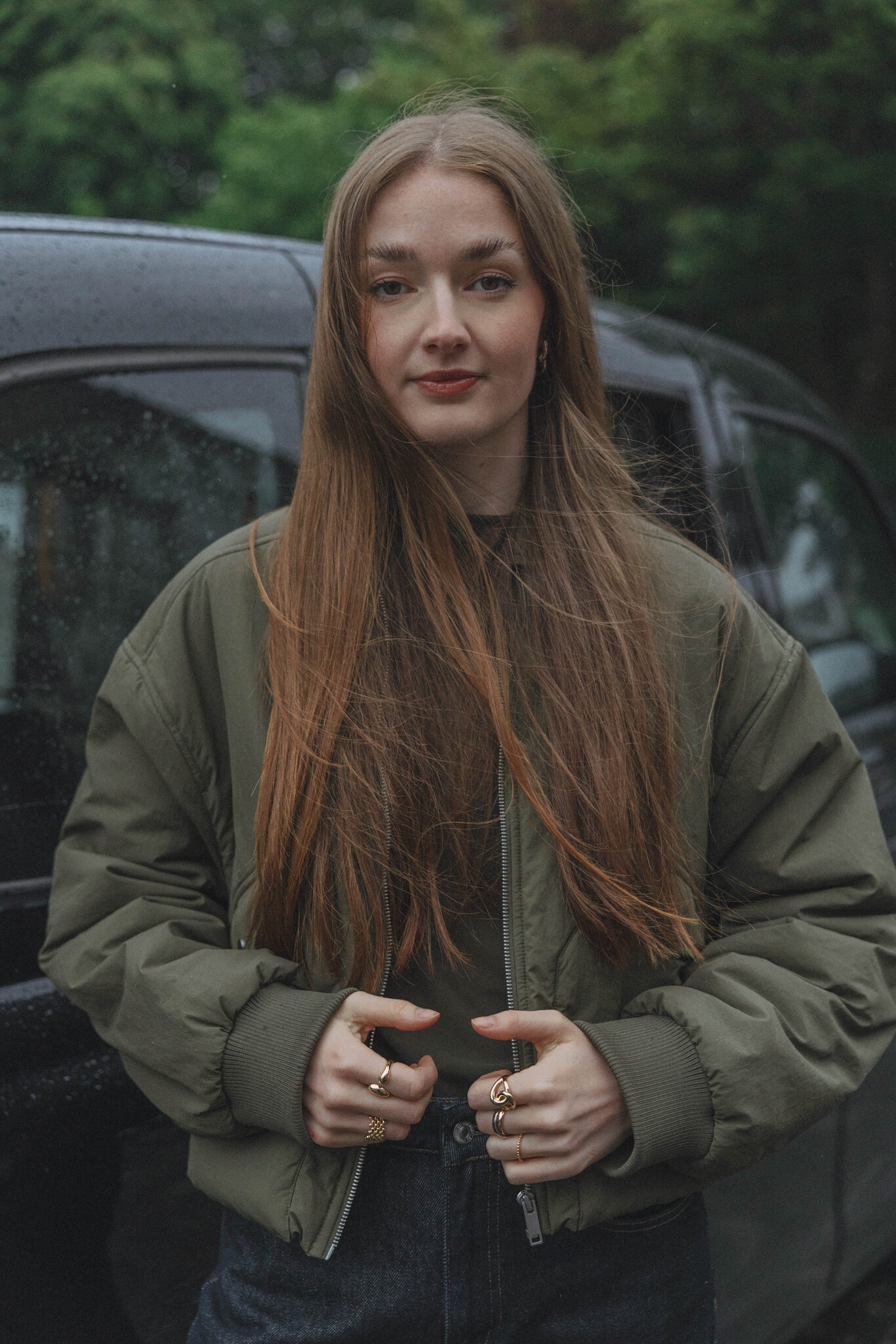 Les Soeurs Korte bomber Mauro 8. Effortless edge. Deze khaki bomber combineert een stoere look met een casual, comfortabe...