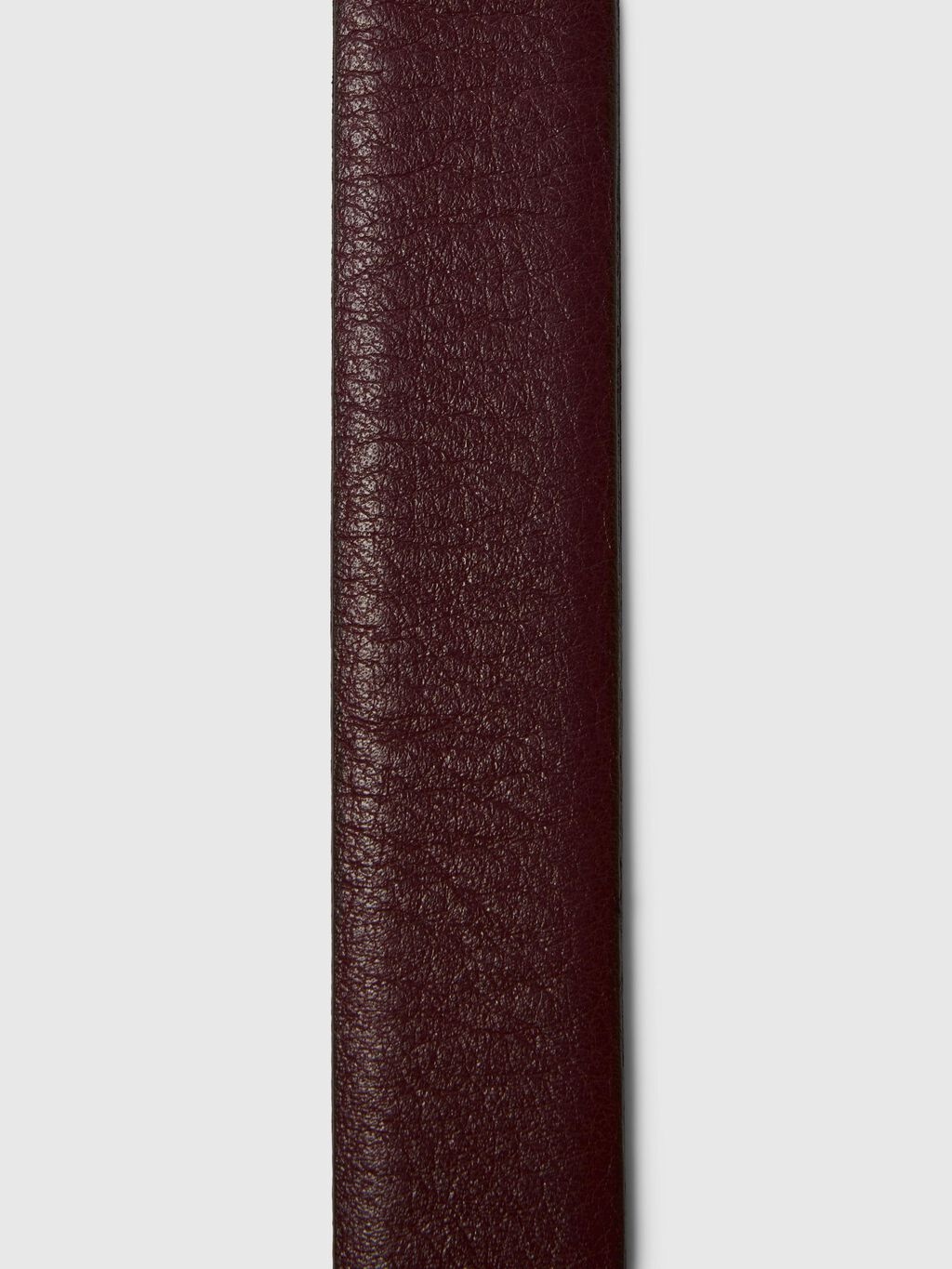 Selected Ceinture en cuir Feline 4. Un détail discret mais marquant. Cette ceinture couleur figue se distingue par sa bou...