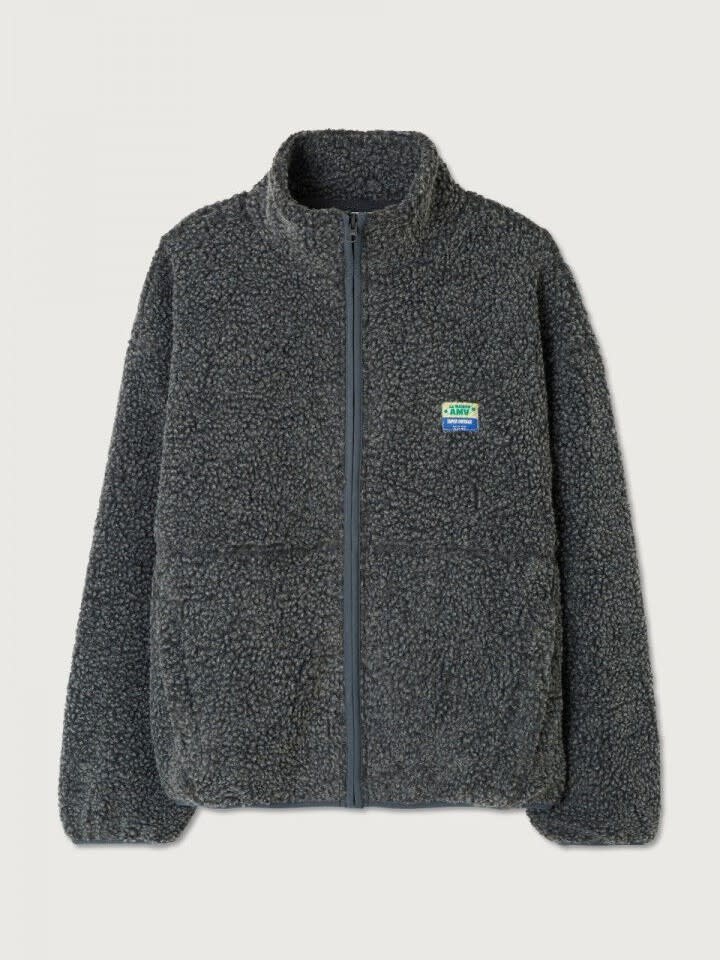 American Vintage Vest Hoktown 2. Meet your fluffiest layer for fall. Deze grijze teddyvest met lange mouwen is de ultieme...