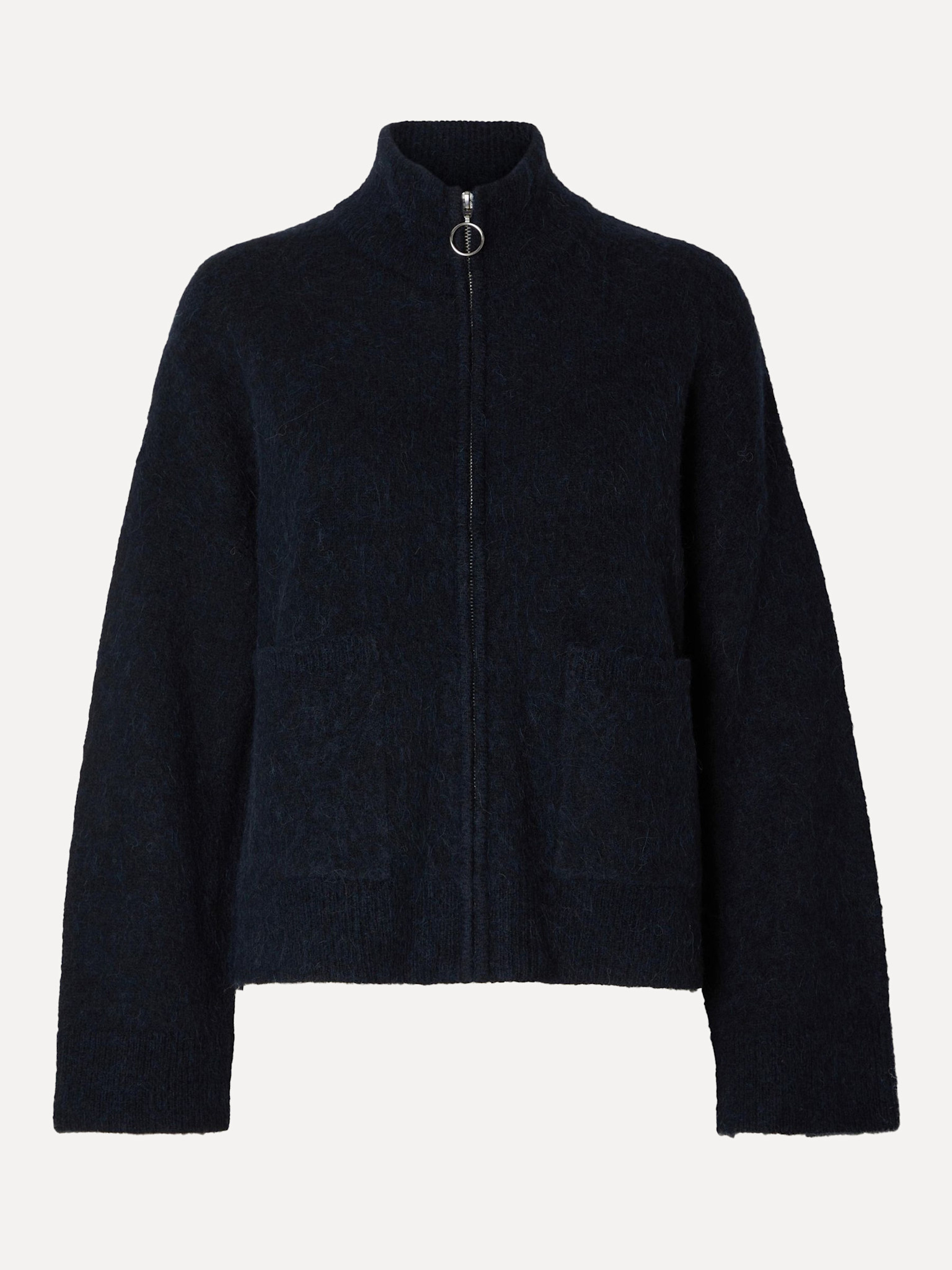 Selected Cardigan met rits Sia Ras 2. Deeply blue, deeply cozy. Deze donkerblauwe wollen knit tilt je casual looks naar e...