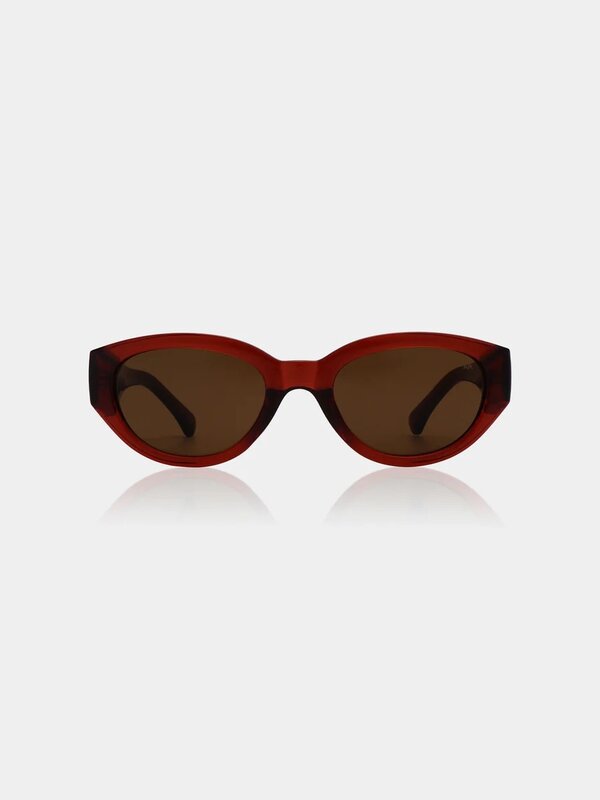 A.Kjaerbede Lunettes de soleil Winnie 3. Winnie est un classique moderne. Inspirée par les tendances de la mode scandinav...