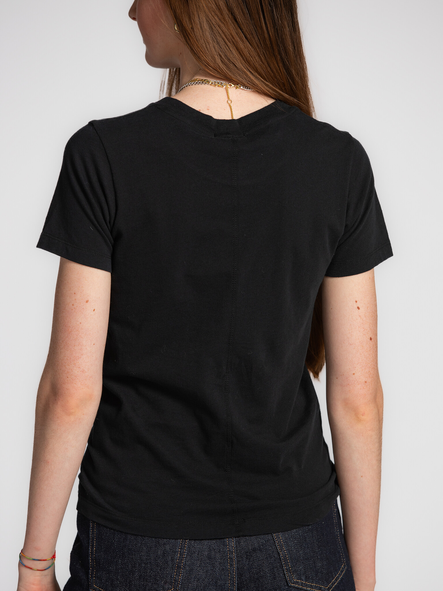 American Vintage T-Shirt doux Gamipy 6. Minimaliste mais stylé sans effort. Ce t-shirt noir ultra doux présente une coupe...