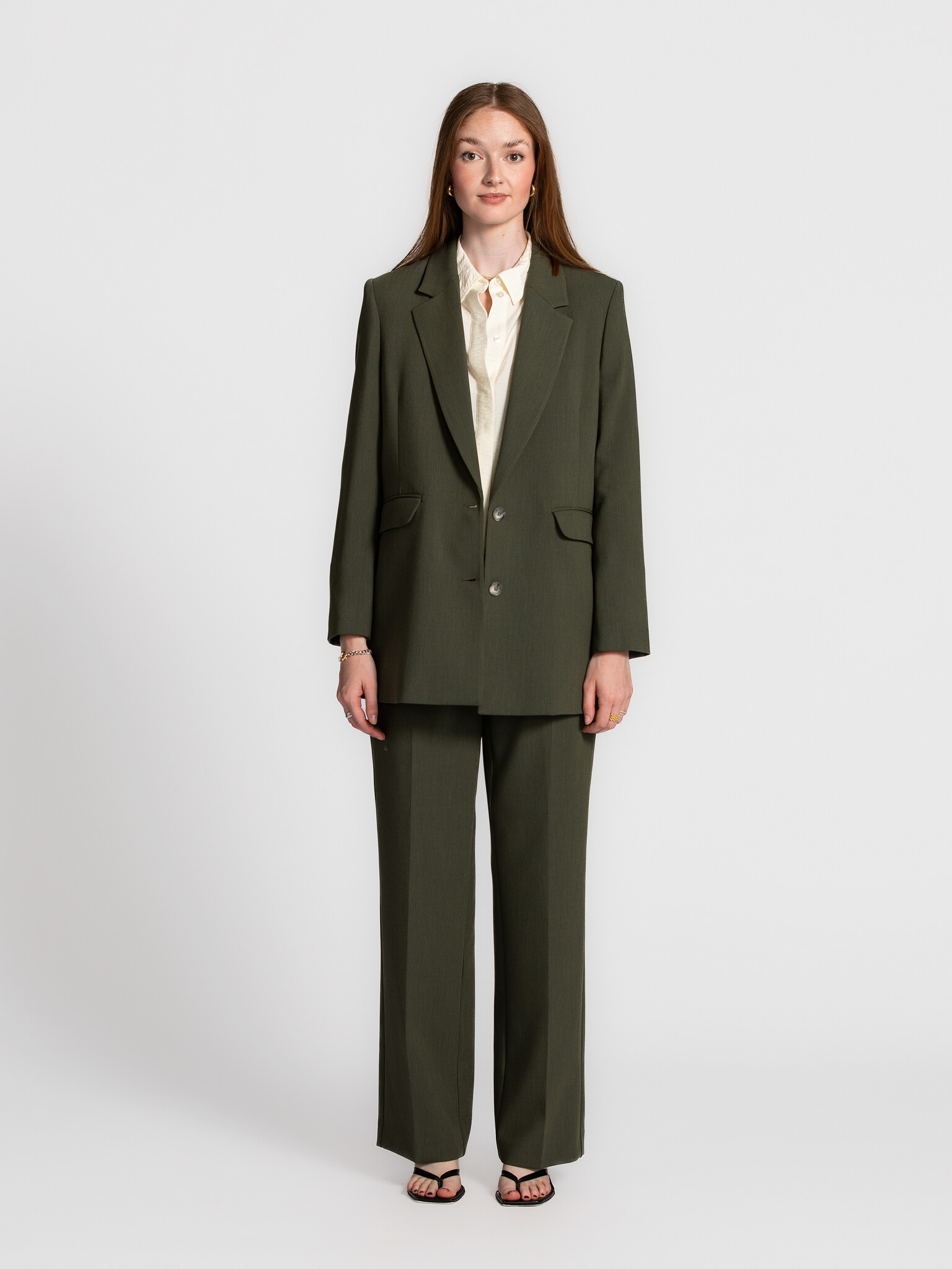 Selected Blazer Décontracté Rita 3. Investissez dans le style avec ce blazer vert foncé intemporel. Sa coupe décontractée...