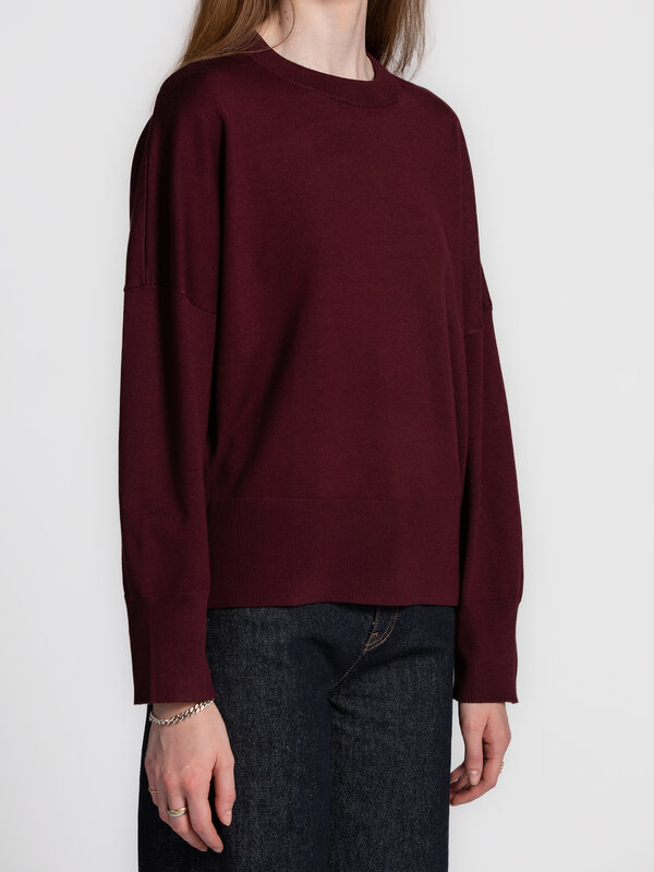 MBYM Knitted sweater Gillian Bravani 4. Fig for fall. This long-sleeve sweater in a warm fig shade wraps you in soft luxu...