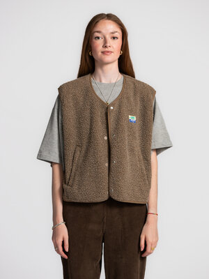 Vest Hoktown. Teddy texture meets fall tones. This teddy vest in soft nutmeg hues wraps you in warm, plush fabric with a ...
