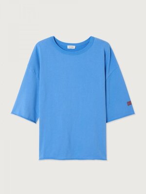 Oversized T-shirt Ykobow. Baggy Blue. This oversized cotton T-shirt stands out with its fresh blue shade and relaxed silh...