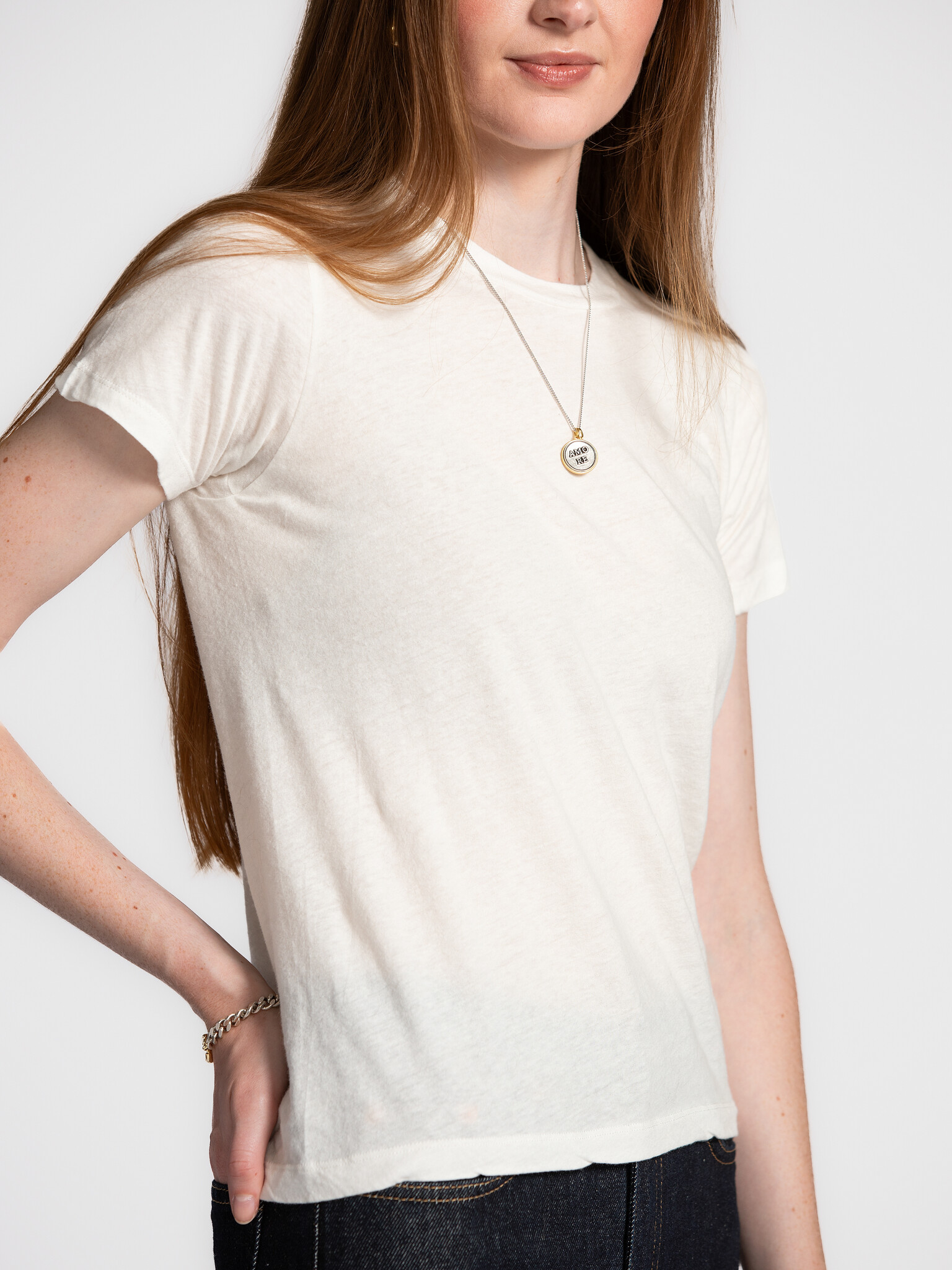 American Vintage T-Shirt doux Gamipy 5. Less is more. Ce T-shirt blanc ultra doux a une coupe légèrement ajustée et une s...