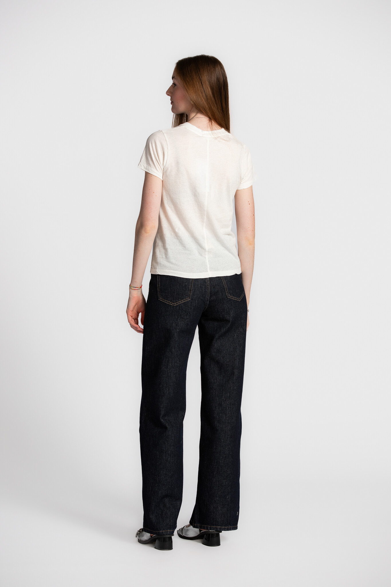 American Vintage T-Shirt doux Gamipy 6. Less is more. Ce T-shirt blanc ultra doux a une coupe légèrement ajustée et une s...