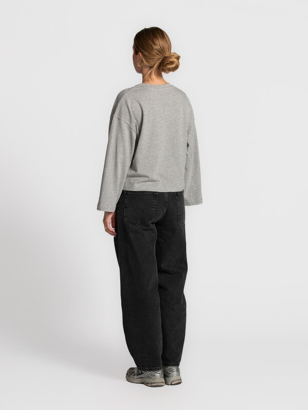 Les Soeurs Longsleeve T-shirt Aline 4. Geen zin in keuzestress? Dit boxy basic T-shirt maakt werkelijk élke outfit af. He...