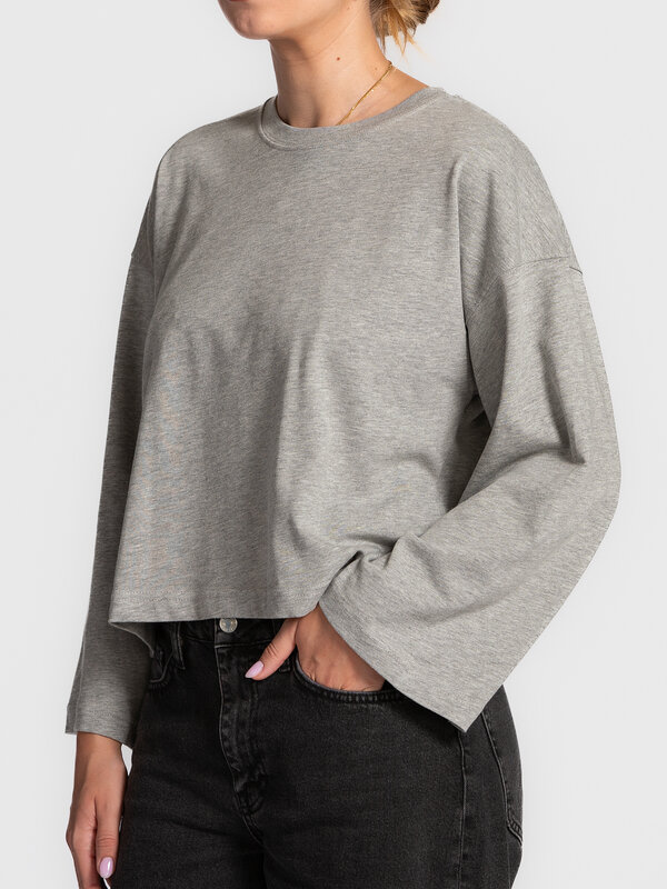 Les Soeurs Longsleeve T-shirt Aline 5. Geen zin in keuzestress? Dit boxy basic T-shirt maakt werkelijk élke outfit af. He...