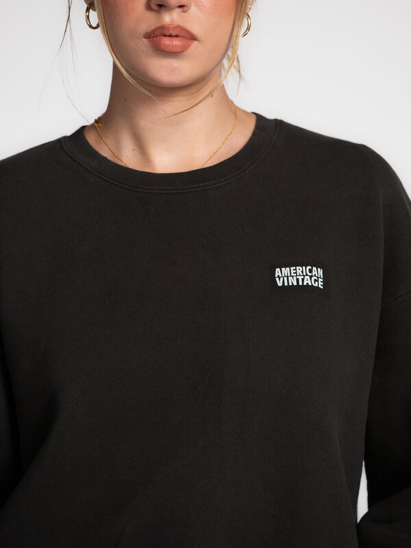 American Vintage Sweat Izubird 5. Coup de cœur - Ce sweat gris foncé au lavage vintage et à la coupe décontractée est par...