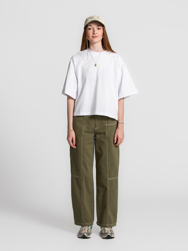 Les Soeurs Contrast stitch jeans Mill 3. Utility meets style. This khaki pant with contrasting stitching draws inspiratio...