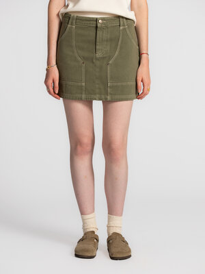 Rok Missi. Workwear, but make it feminine. Deze korte khaki rok met contrasterende stiksels combineert een stoere utility...