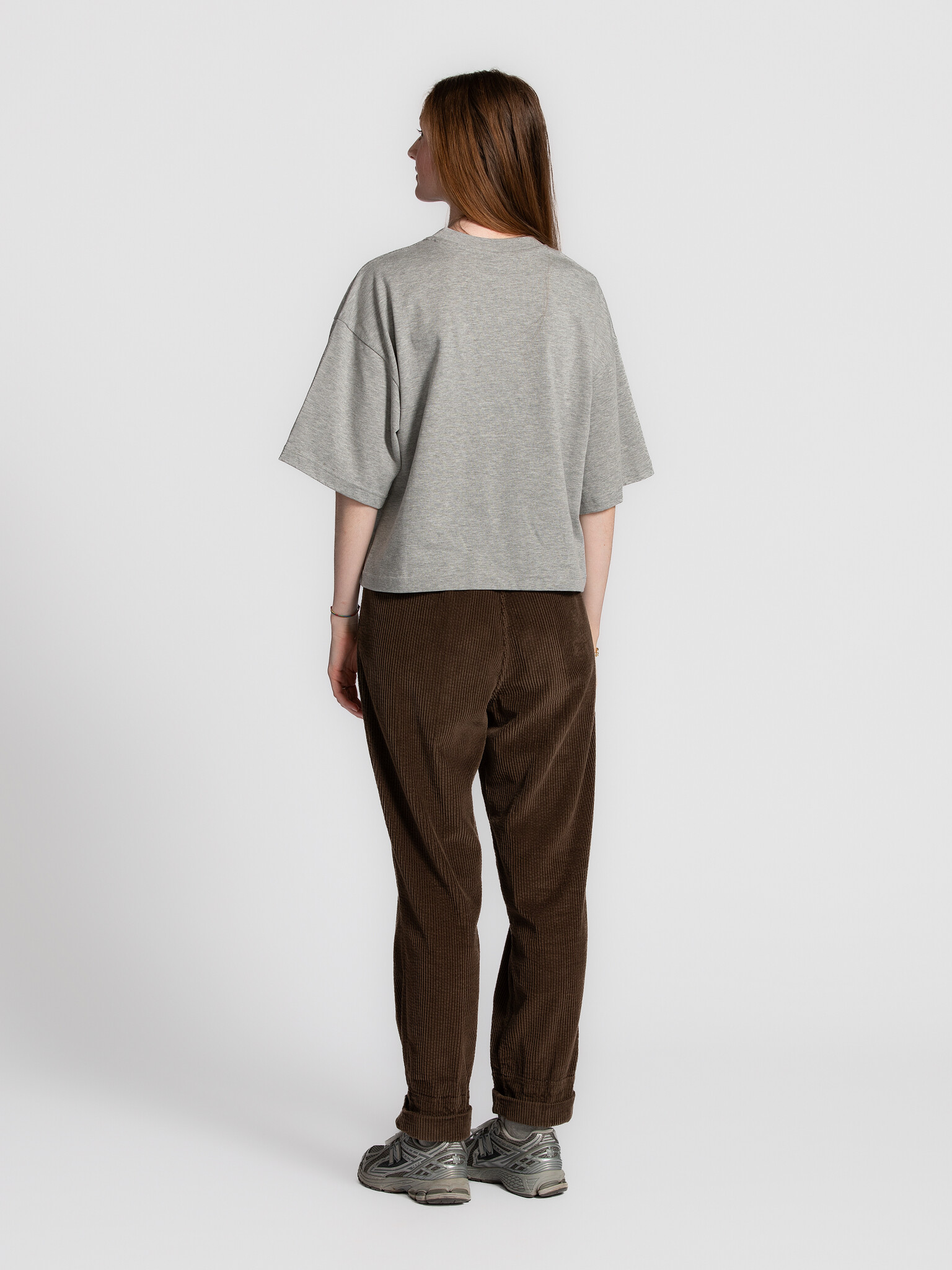 Les Soeurs Boxy T-Shirt Tiara 6. Mettez à jour vos basiques cette saison avec ce T-shirt à la coupe boxy confortable. Fab...