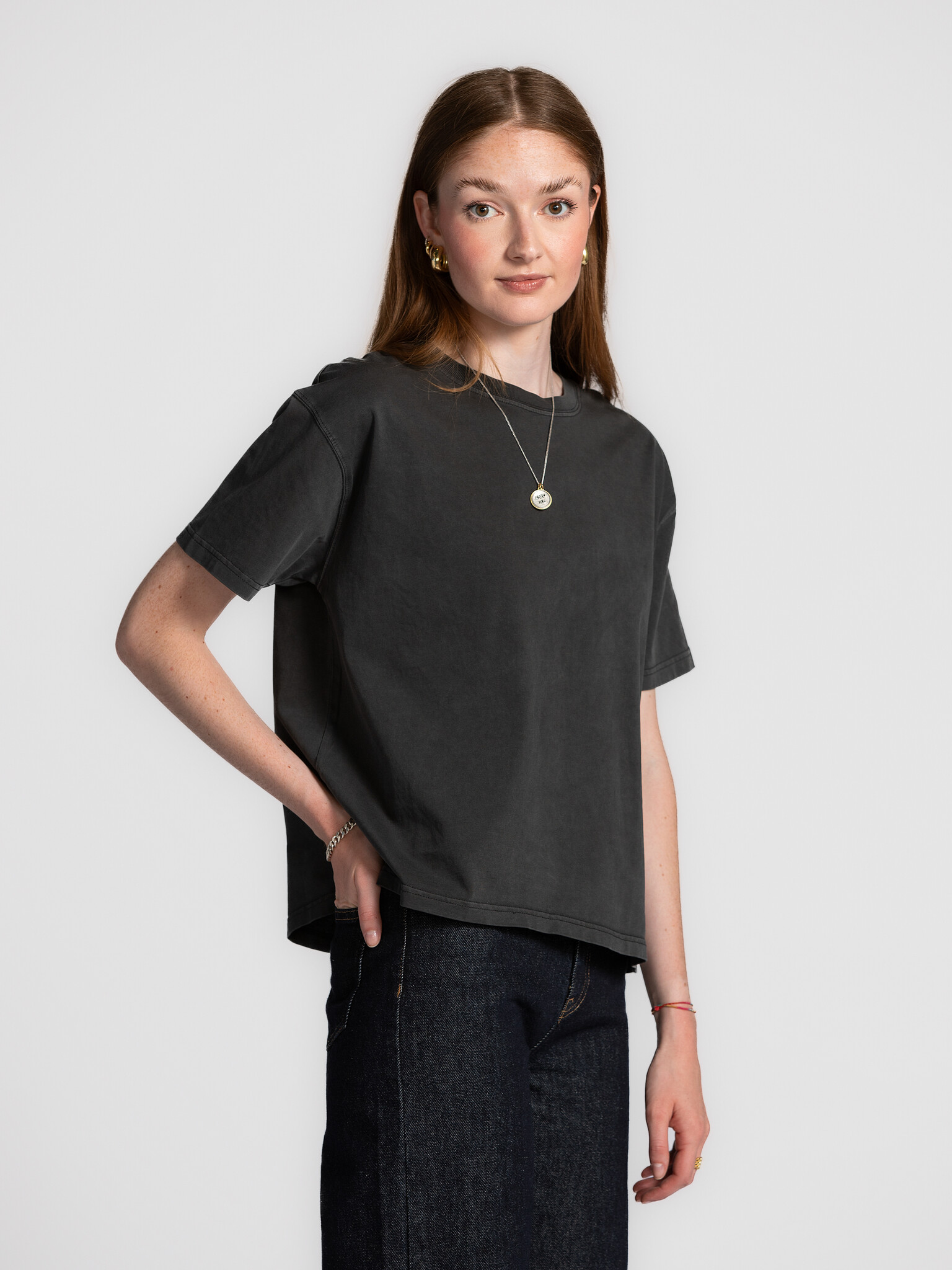 American Vintage T-shirt Fizvalley 1. A cool everyday essential. This flowing vintage black T-shirt is made from 100% cot...