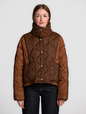 Jacket Marti. Fall-ready in style. This padded jacket in warm brown tones is soft and cozy, yet effortlessly elegant. Per...