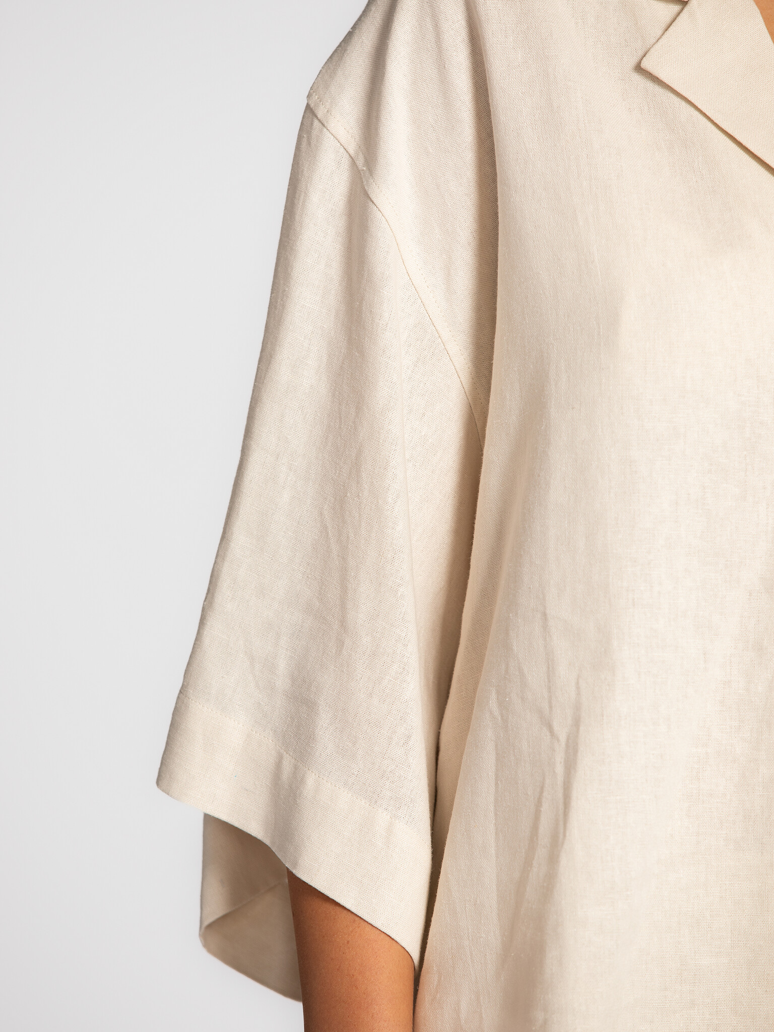 Les Soeurs Hemd Marlow 4. Effortless ecru. Dit hemd in luchtige linnenmix met 3/4 mouw straalt natuurlijke elegantie uit....