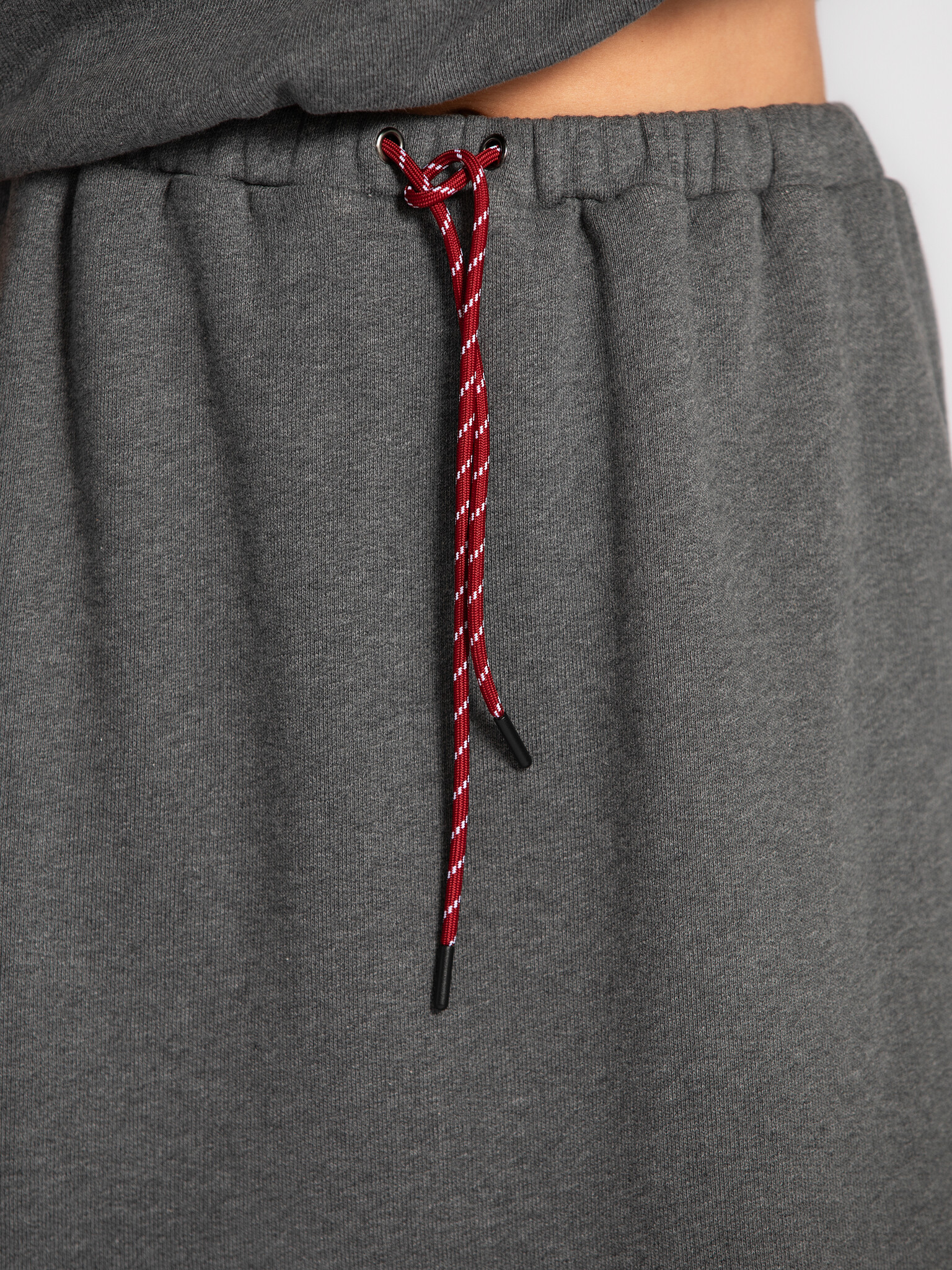 Les Soeurs Mini skirt sweat fabric Marcus 4. Sporty & stylish. This soft sweat mini skirt features a relaxed fit and elas...