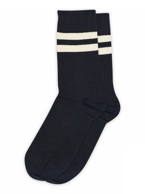 Chaussettes Tina. Ces chaussettes navy allient une touche sportive à une élégance discrète. Leur design raffiné et leur c...