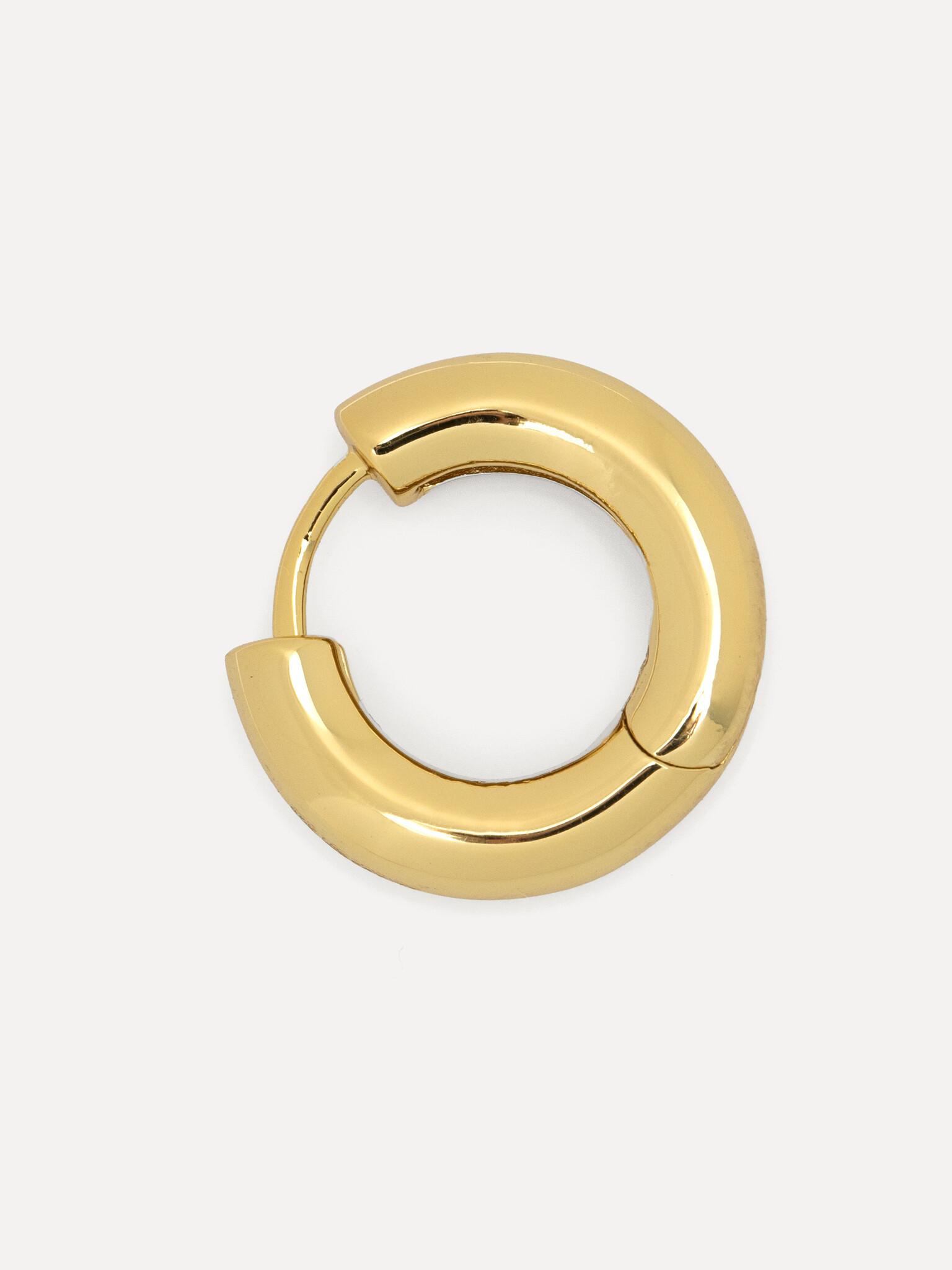 Les Soeurs Boucle d'oreille Joanne Mini Chubby 3. Délicates et discrètes, ces Joanne Mini Chubby sont faites pour être ai...