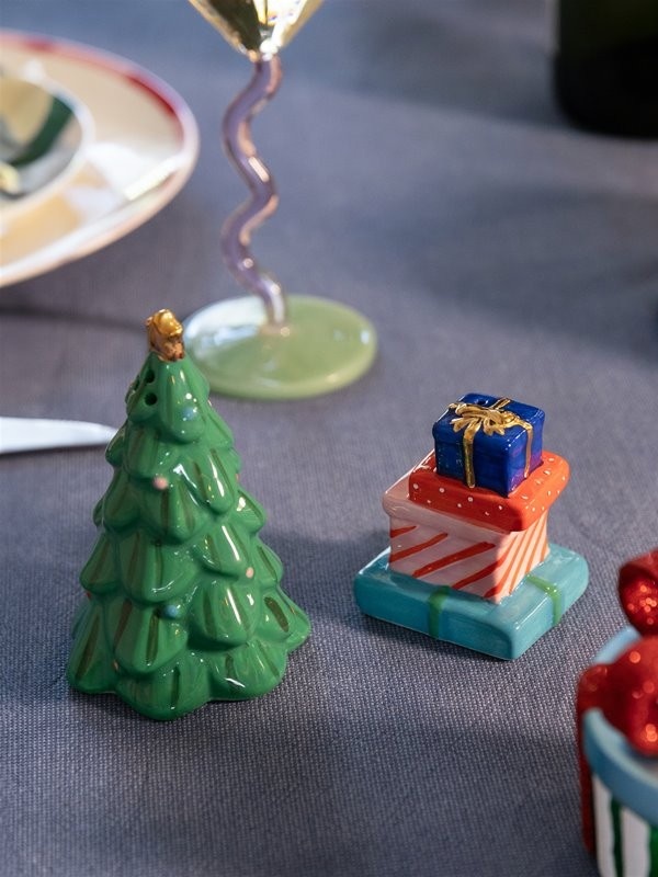 &klevering Salt & pepper shaker Merry 2. Turn your Christmas table into a festive celebration with this colorful ceramic ...