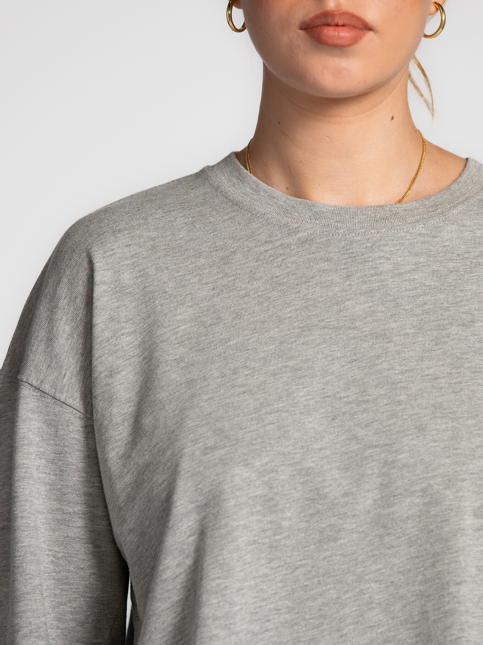 Les Soeurs Longsleeve T-shirt Aline 6. Geen zin in keuzestress? Dit boxy basic T-shirt maakt werkelijk élke outfit af. He...