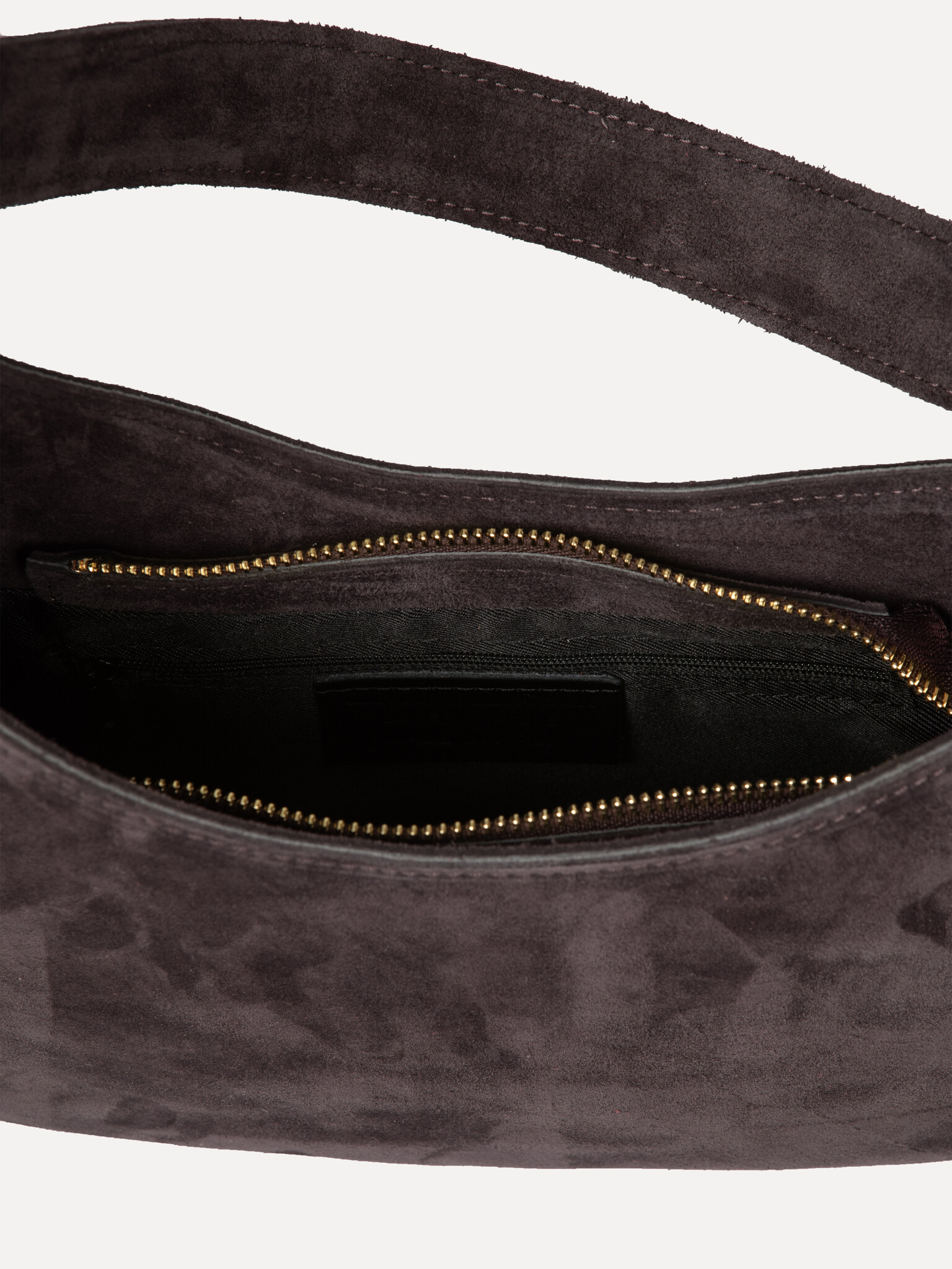Le Marais Sac à main en daim Jerome 4. Un favori d’automne. Ce sac en daim brun foncé est l’indispensable de la saison. A...