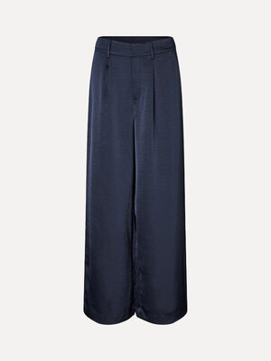 Wijde broek Guri. Satin touch. Deze donkerblauwe pantalon met wijde pijpen en bandplooien oogt elegant en vrouwelijk. De ...