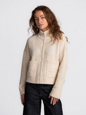 Cardigan Sia Ras. Zip me up! This cardigan blends luxury and comfort with a rich wool blend and soft fit. The clever zipp...