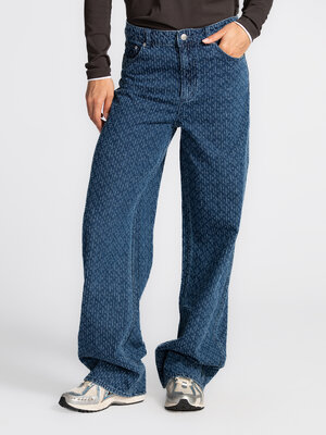 Rechte jeans Theodora. Timeless texture. Deze denim valt op door zijn unieke textuur, die een speelse, interessante touch...