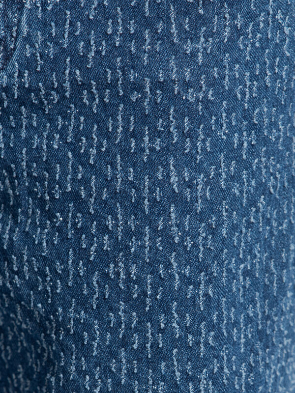 Edited Rechte jeans Theodora 6. Timeless texture. Deze denim valt op door zijn unieke textuur, die een speelse, interessa...