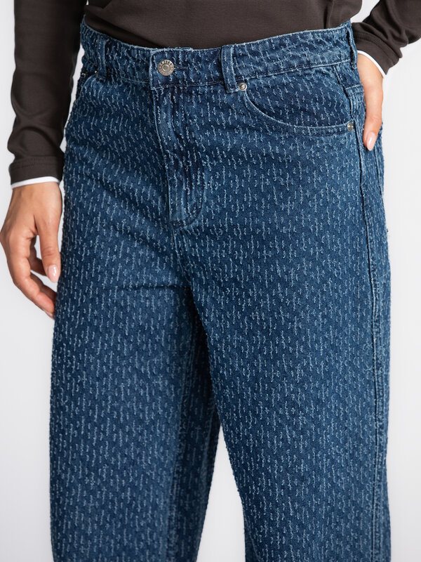 Edited Jean droit Theodora 4. Texture intemporelle. Ce denim se distingue par sa texture unique, qui apporte une touche l...
