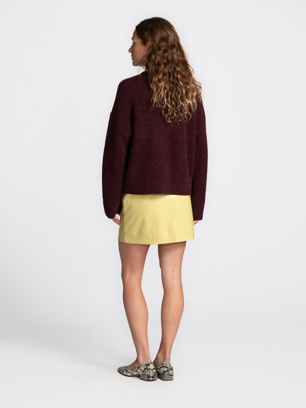 Selected Zipper cardigan Sia Ras 5. Rich in hue, soft in feel. This deep fig-coloured cardigan adds warmth and elegance t...